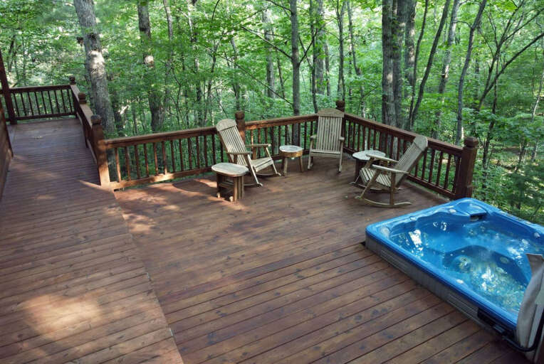Wolf`s Den - Blue Ridge Cabin Rental