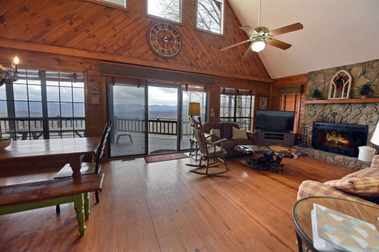 Over The Moon-Blairsville cabin rentals