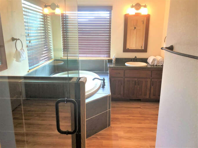 Ocoee river area cabin rental- Master bath