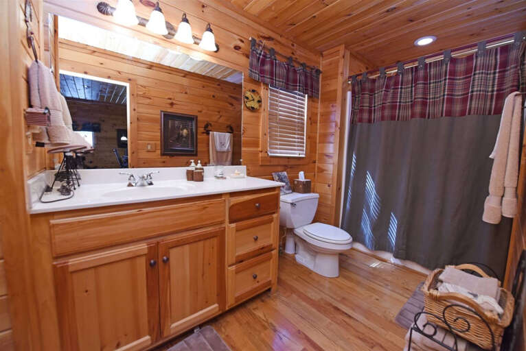 Point of View - Blue Ridge GA- Main Floor Bath