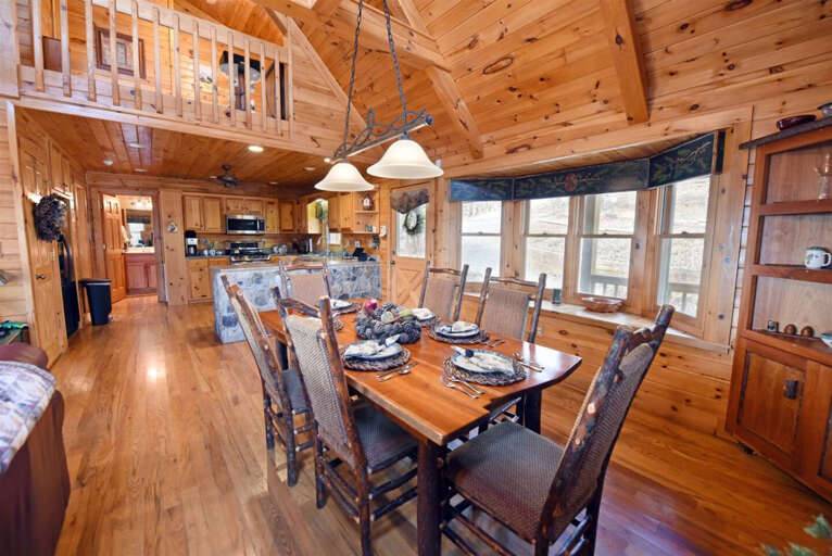 Point of View - Blue Ridge GA- Dining Area