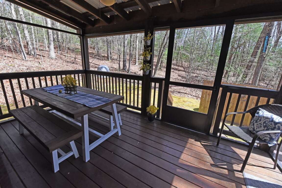Peace of Paradise Mineral Bluff GA 2 Bedroom Vacation Cabin For Rent
