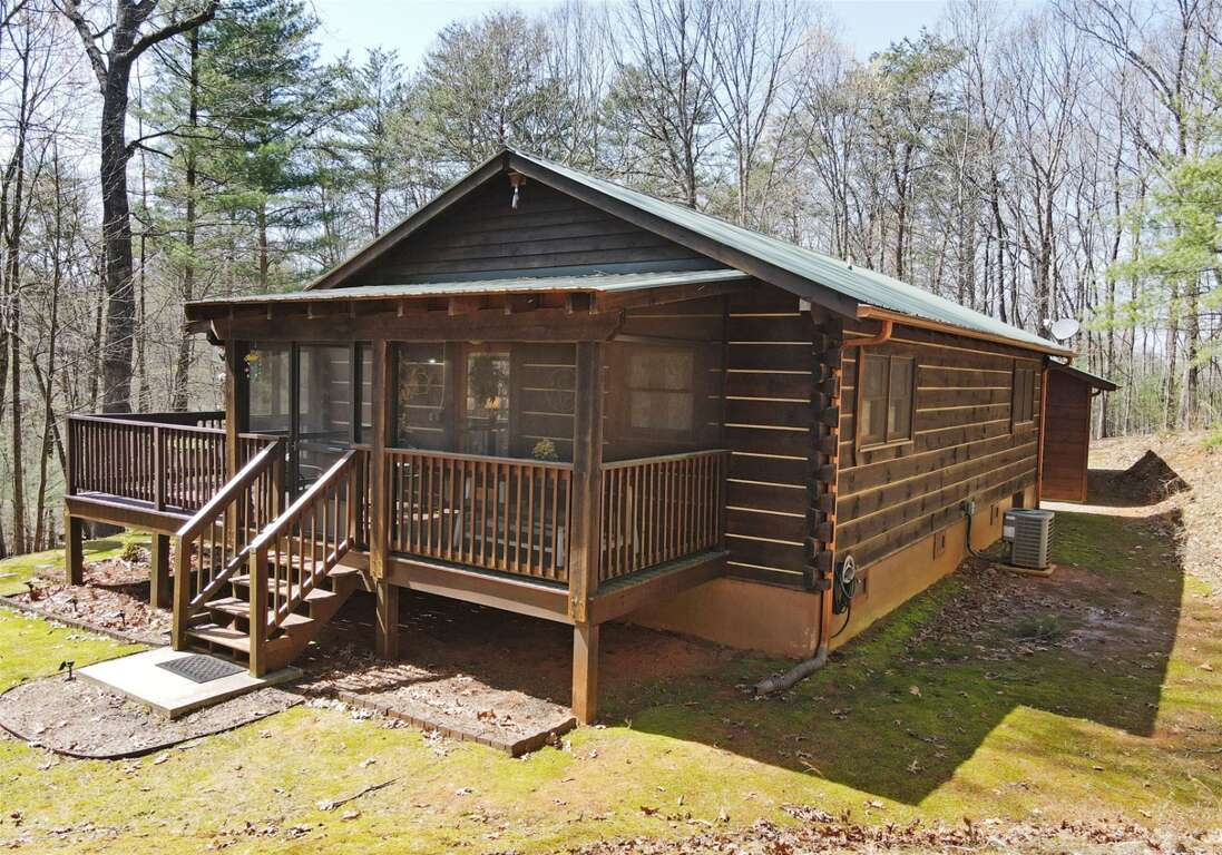 Peace of Paradise Mineral Bluff GA 2 Bedroom Vacation Cabin For Rent