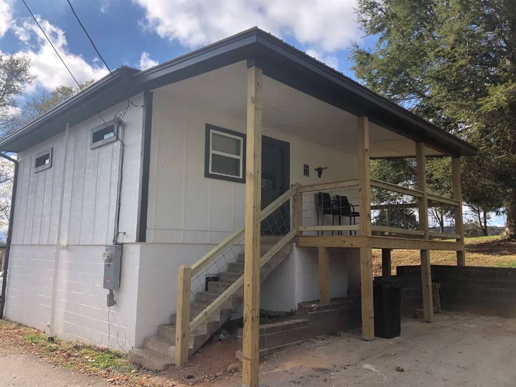 The Copper Duck Cottage Charming Vacation Rental in Copperhill, TN