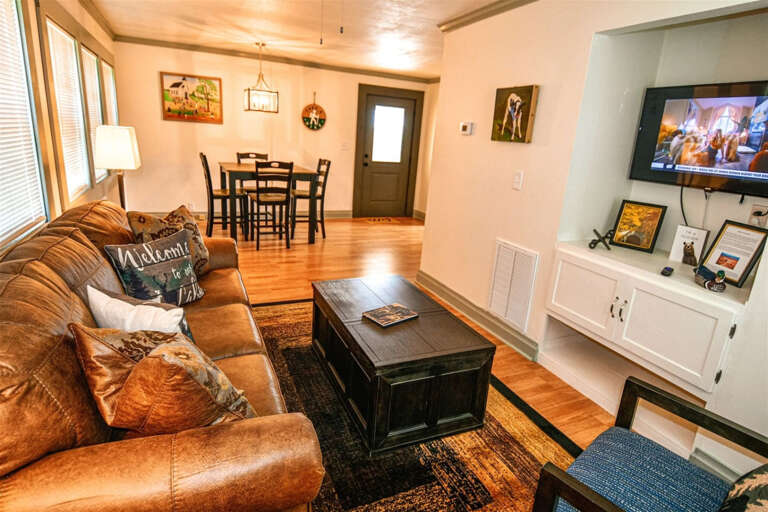 Copper Duck cottage- Living/Dining area