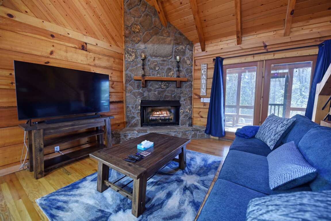 Cardinal Creek GA Cozy 2 Bedroom Cabin for Rent, Sleeps 6