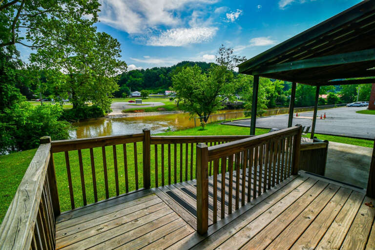 Toccoa River House- Toccoa Riverfront