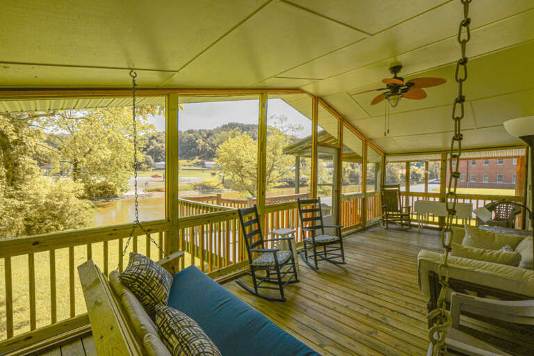 Toccoa River House- Toccoa Riverfront