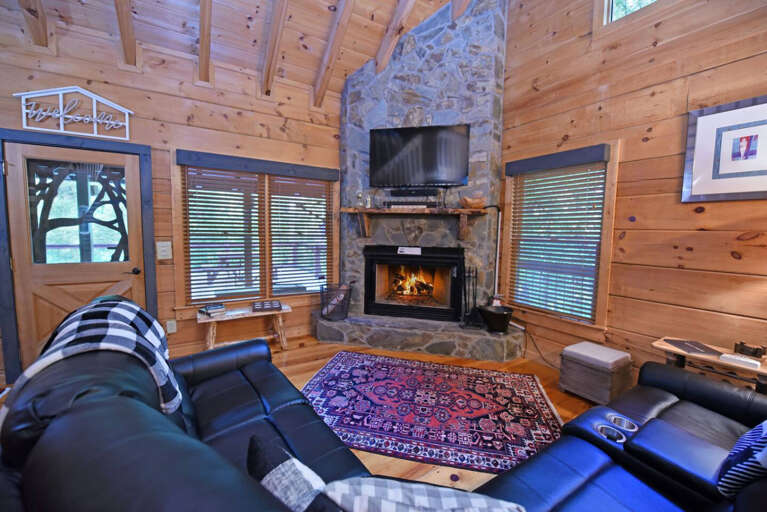 Elegant Escape- Executive Cabin Rental