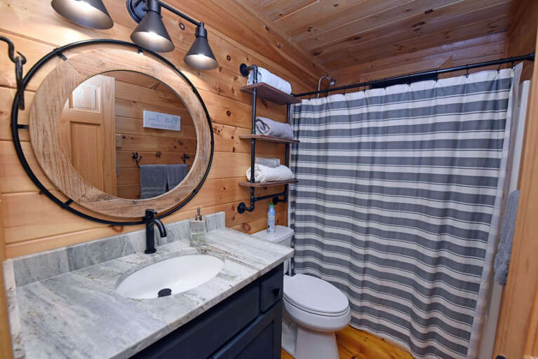 Elegant Escape- Executive Cabin Rental