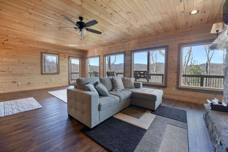 Stoneman Lodge - Blue Ridge cabin rental