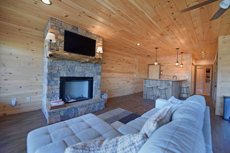 Stoneman Lodge - Blue Ridge cabin rental