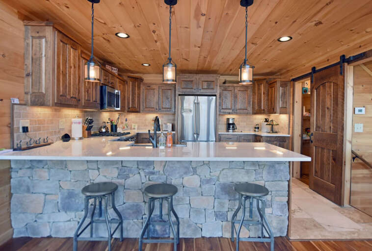 Stoneman Lodge - Blue Ridge cabin rental