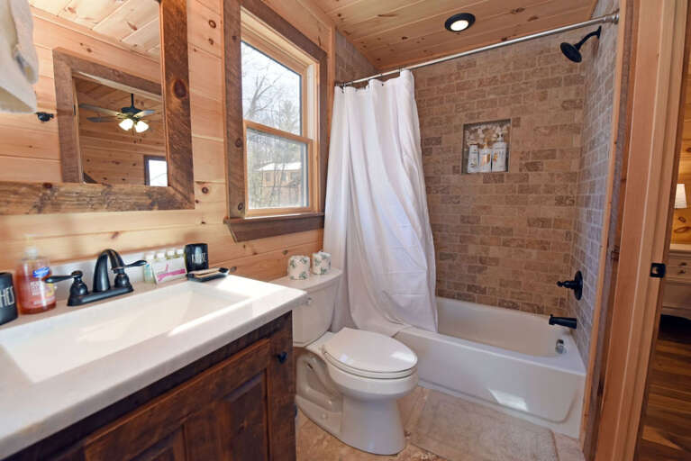 Stoneman Lodge - Blue Ridge cabin rental