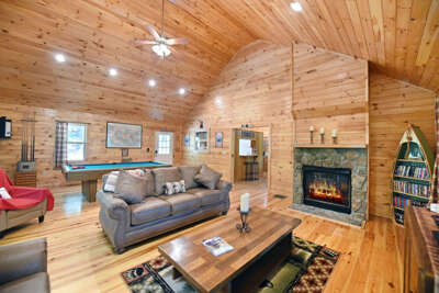 S'more Waggin' Cabin: Your Pet-Friendly Retreat