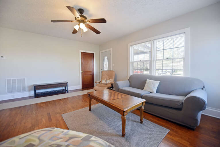 390 Main St, Ducktown 12-7-25_390MainSt_12072511.jpg