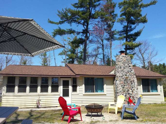 Real Cozy 2 Bedroom Vacation Home For Rent East Tawas Michigan (110034