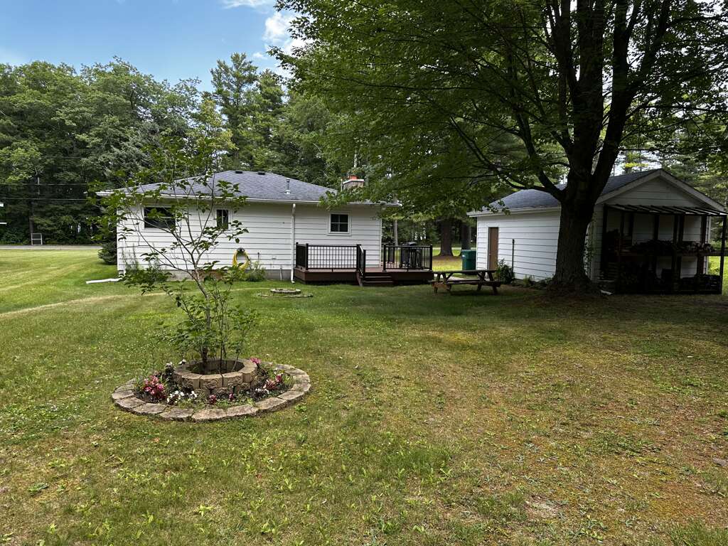 Cozy Alabaster Cottage in Tawas City Michigan (168638) Find Rentals