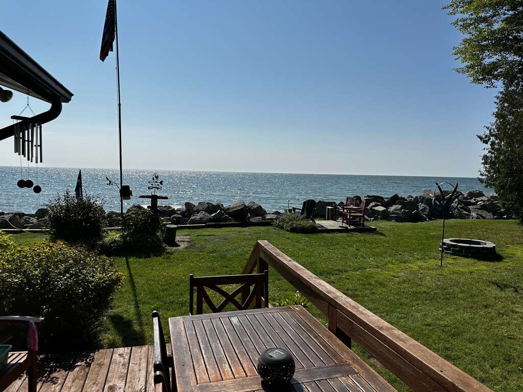 Shebeen Cottage 2 Bedroom Short Term Rental in East Tawas MI (169587