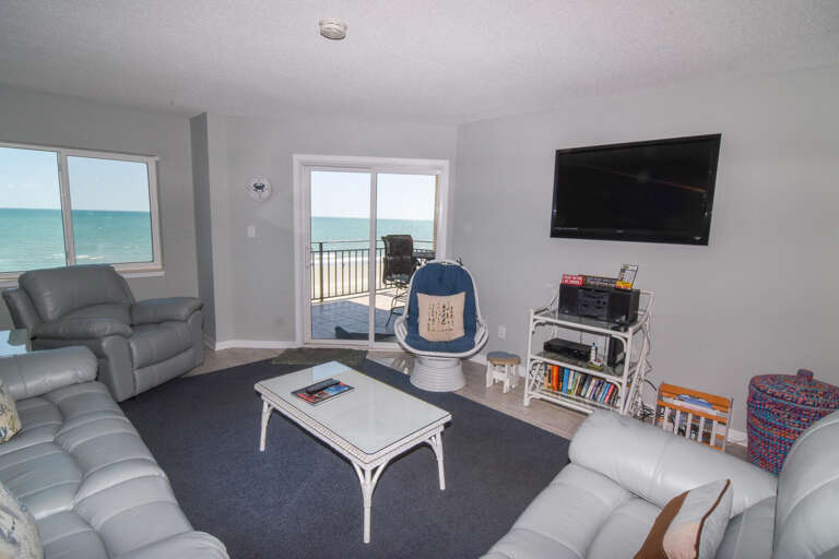 Seaside Sitting Space, Sliding Screen, Serene Sea Scene