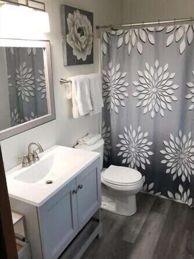 ensuite shower/tub combo
