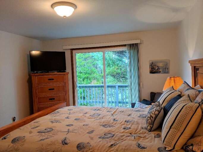 second floor queen bedroom