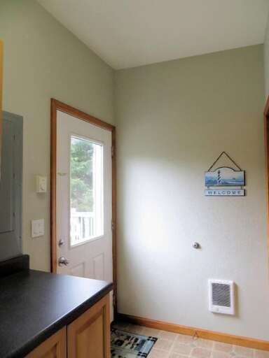 entry way &amp; Laundry room