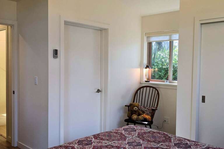jack &amp; jill door to bathroom