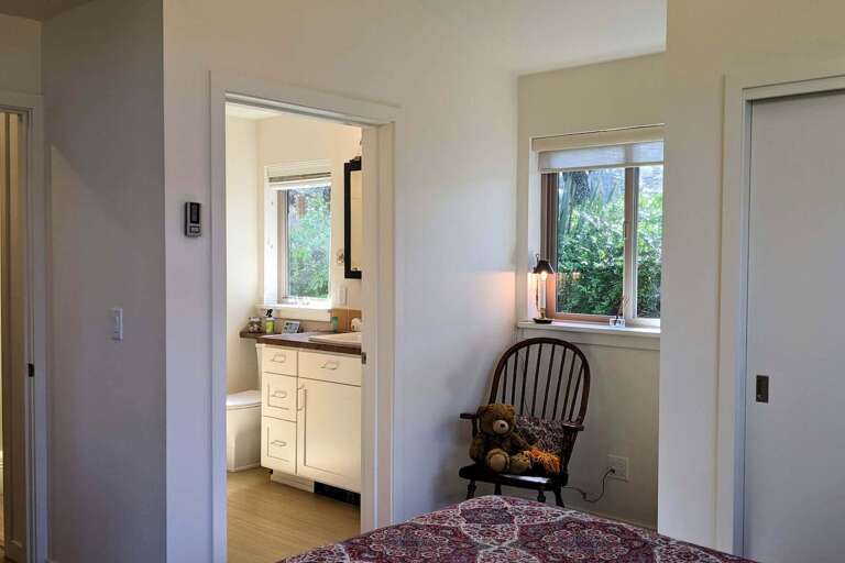 door from primary to bathroom