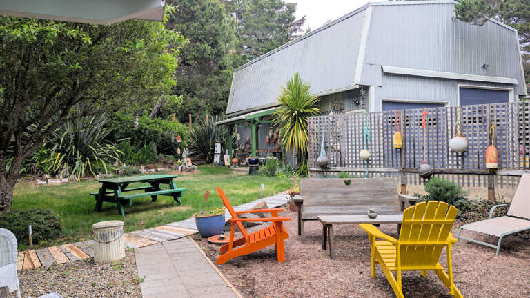 Sitting and picnic area