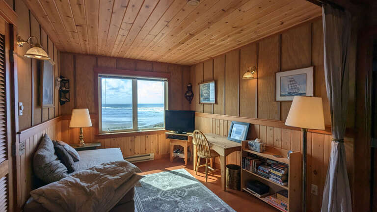 upstairs loft with desk, twin bed & TV