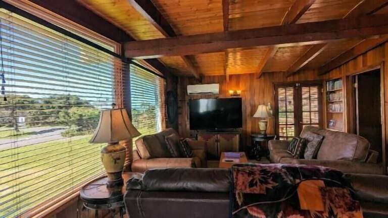 Living area with ductless heat/ac and RokuTV