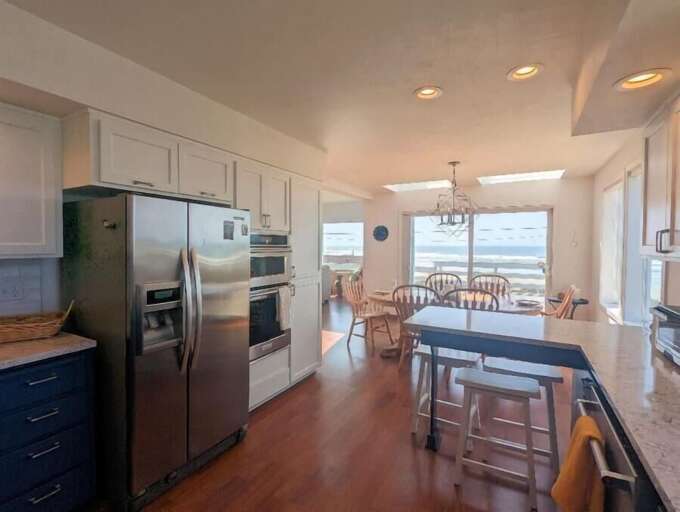 quartz counter tops stainless steel appliances