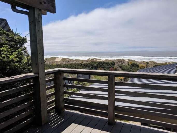second floor deck of of primary bedroom