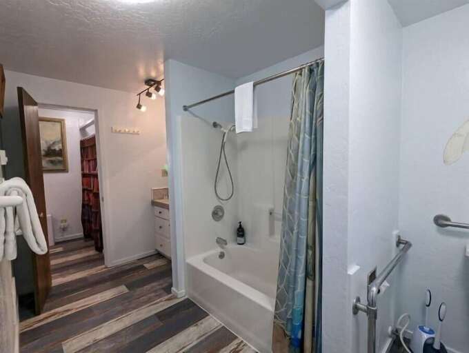 shower tub combo