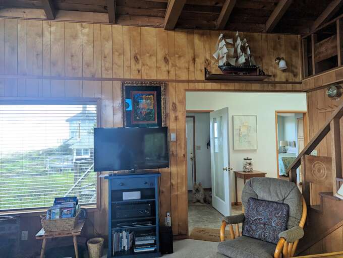 TV in Great Room with Direct TV