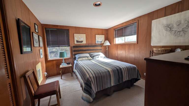 queen bedroom