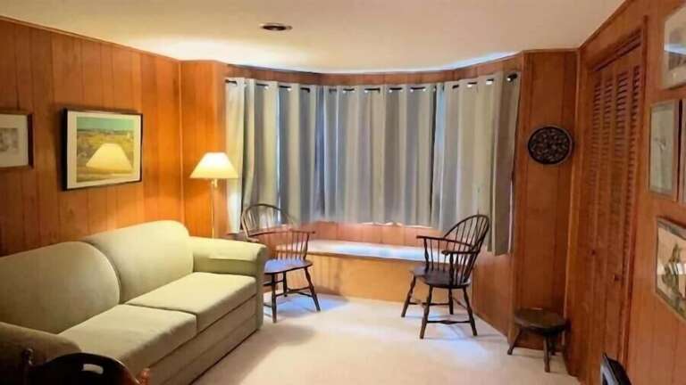 office with hideabed