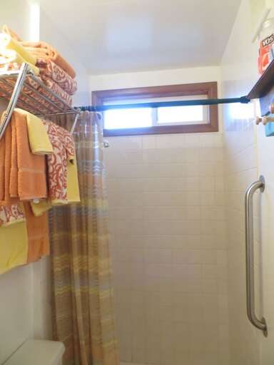 bathroom w/shower 