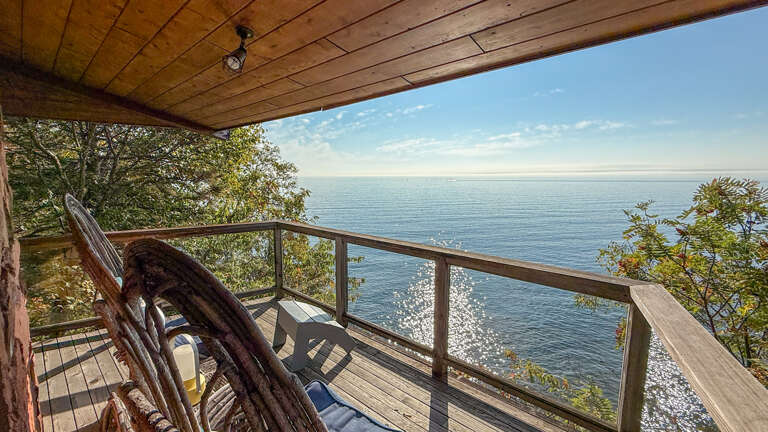 Lake-facing balcony Lake-facing balcony