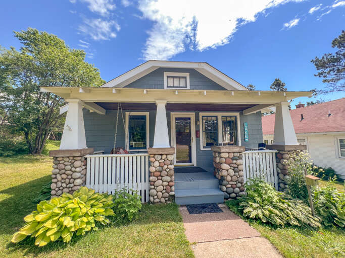 Blue Lake Bungalow has everything you need to enjoy your getaway on the North Shore
