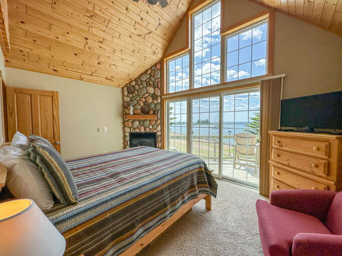 Bedroom 1 has a queen bed and Lake Superior views. Bedroom 1 has a queen bed and Lake Superior views.