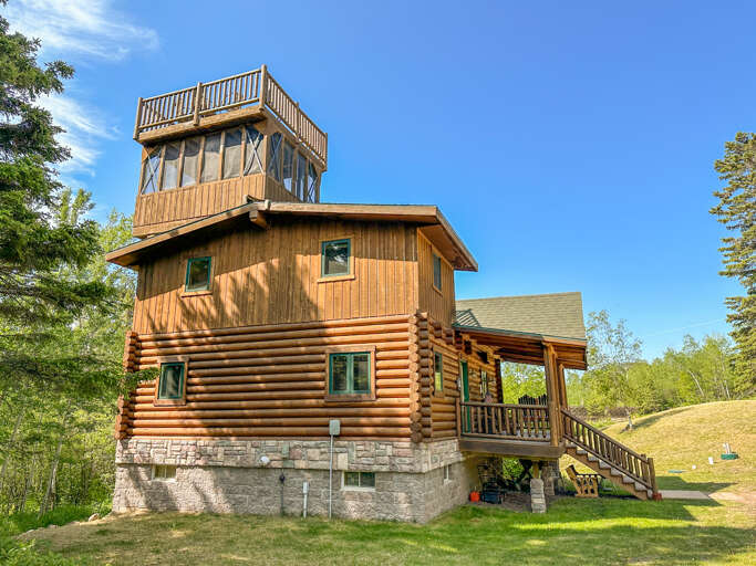 Eagle's Nest in Tofte, MN