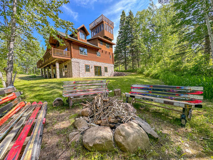 Enjoy roasting s'mores over an the fire pit on your next North Shore vacation.