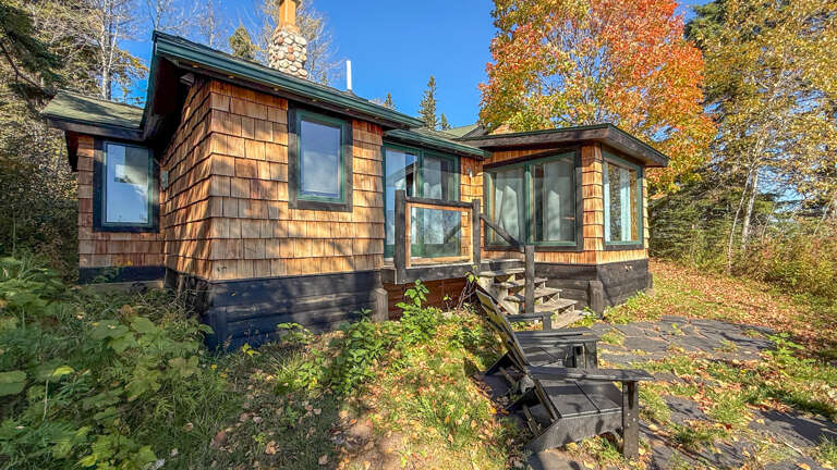 Enjoy the sublime location of Fox Cove and the comfort of this cozy, well-equipped one-story cottage located in Lutsen, Minnesota