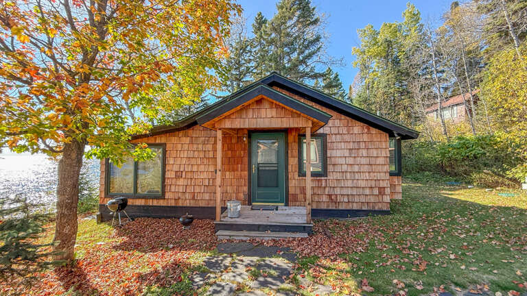 Fox Cove has everything you need to enjoy your North Shore getaway just steps away from Lake Superior.