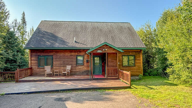 Your search for a North Woods log cabin retreat ends right here! Your search for a North Woods log cabin retreat ends right here!