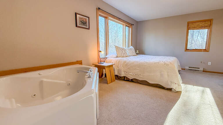 Jetted Tub in Bedroom 1