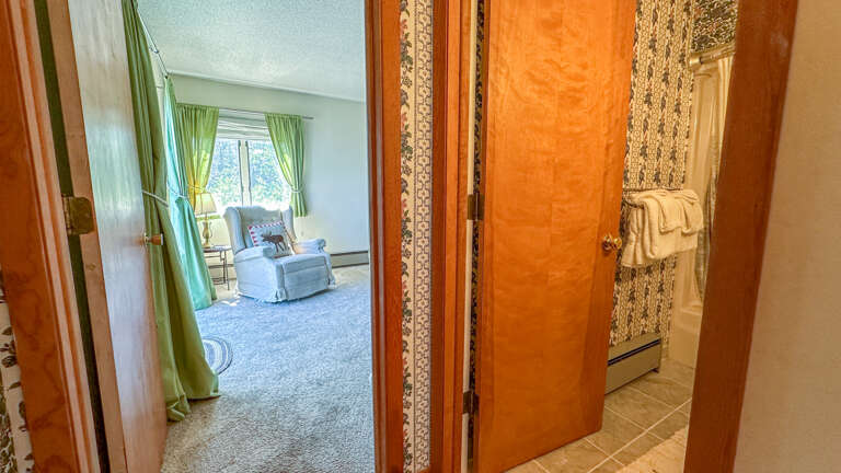 There is an en suite bathroom.