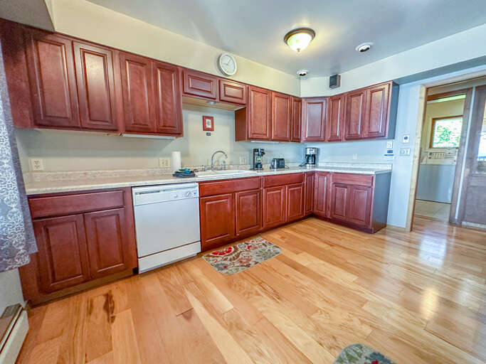 Agate Bay offers a spacious fully equipped kitchen. Agate Bay offers a spacious fully equipped kitchen.